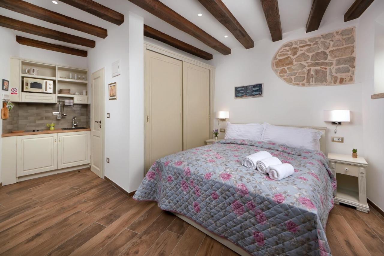 Monterosso City Center ロヴィニ エクステリア 写真