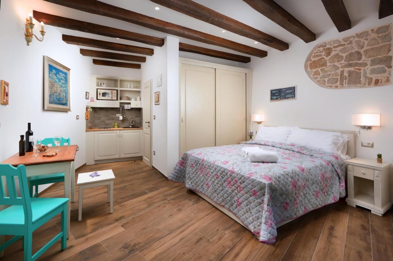 Monterosso City Center ロヴィニ エクステリア 写真